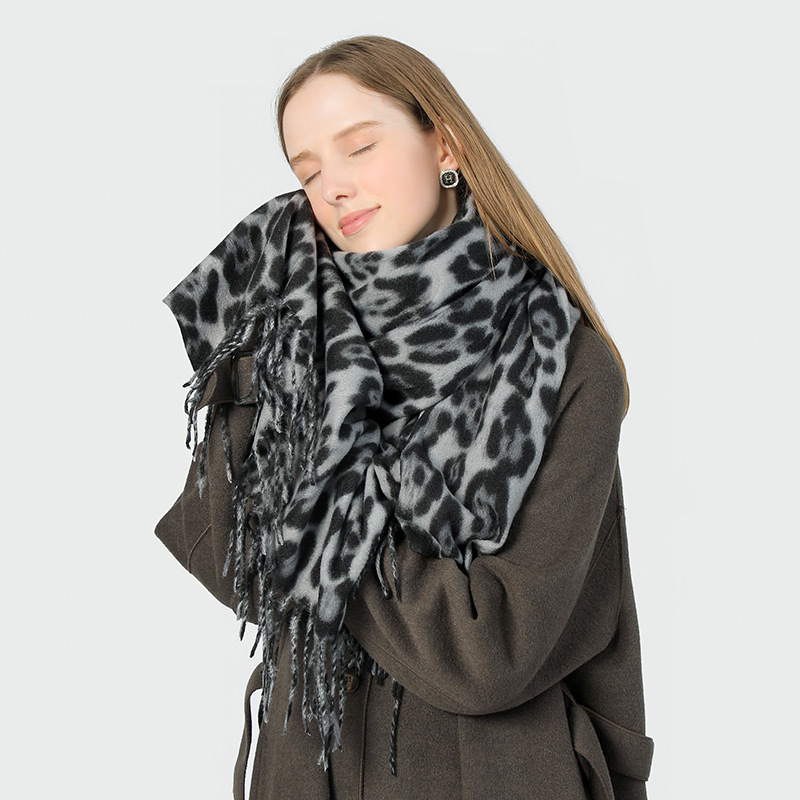 V888-ELOSUNG25441-202504281212-04 Stylish Animal Print Scarf - Warm Fall/Winter Shawl with Tassels, Imitation Cashmere(Khaki) - Image 5