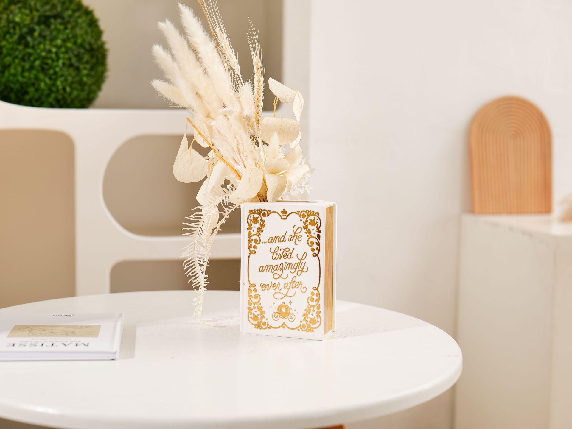 V888-ELOSUNG26928-202505191232-04 Literary Book Vase - Creative Ceramic Planter & Desk Organizer(Golden Book) - Image 5