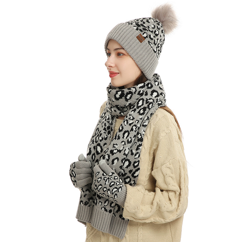 V888-ELOSUNG27168-202504281306-01 Light Grey Women's 3-Piece Winter Knit Set - Leopard Print Plush Lined Beanie Hat, Scarf & Touchscreen Gloves - Image 2