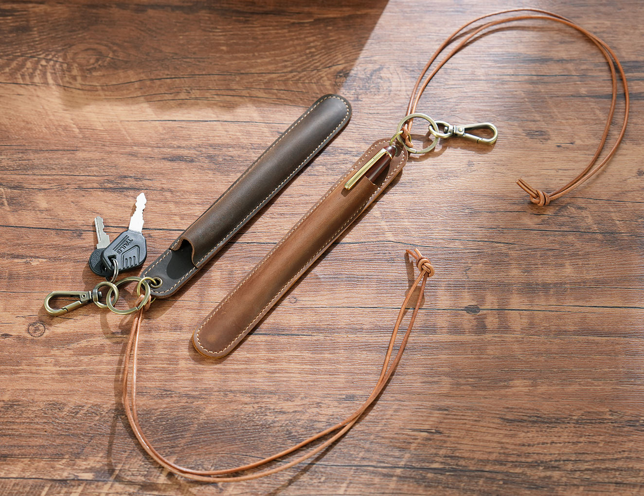 V888-ELOSUNG32144-202505301145-03 Brown Vintage Top-Grain Leather Pen Sleeve Holder with Neck Strap - Protective Single Pen Case - Image 4