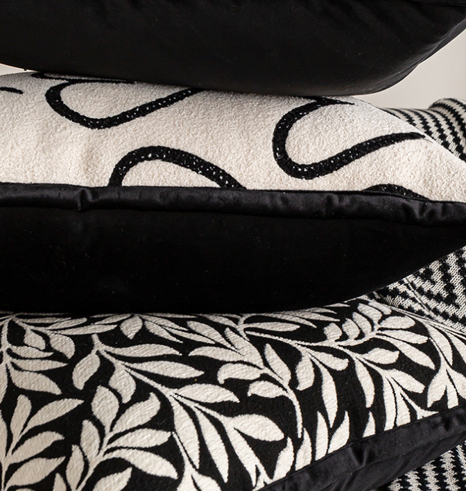 V888-ELOSUNG33308-202506190625-01 Leaves Triangle Elegant Two-Piece INS-Style Jacquard Pillow Covers - Black & White Sofa Decor - Image 2