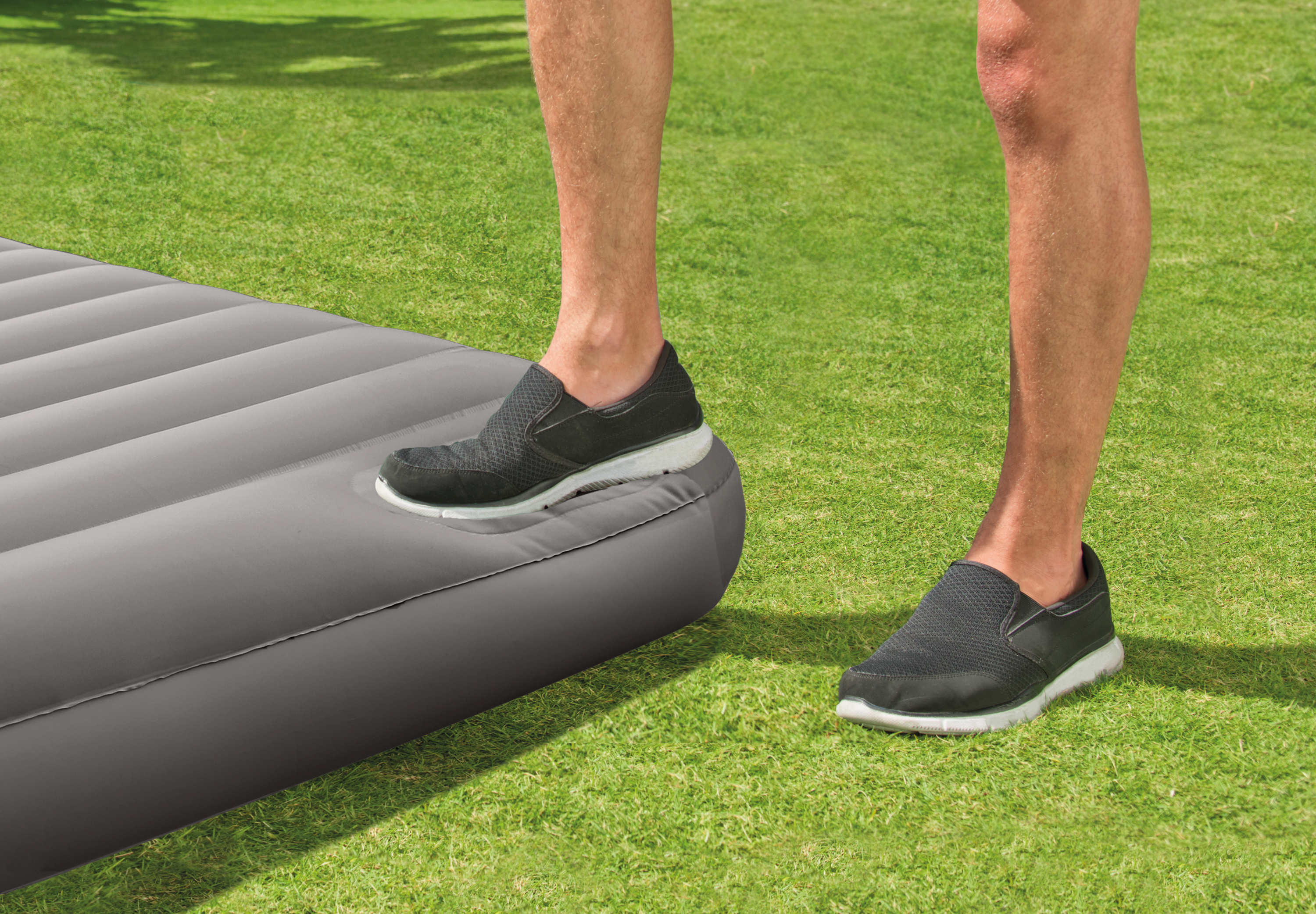 V1032-IXDOWNYDOUBLE_64762-202508201035-02 INTEX Double Dura-Beam� Standard Downy Air Mattress 10" w/ Built-In Foot Pump - Image 3