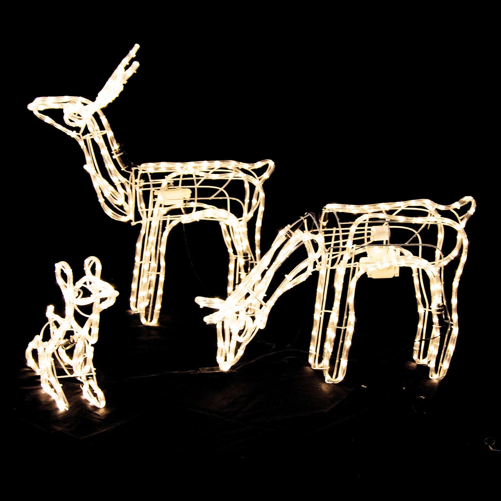 V1060-21004-202508141930-00 Samland 3 Sets Moving Head Reindeer Family Rope Light for Christmas Yard Decoration - Image 1