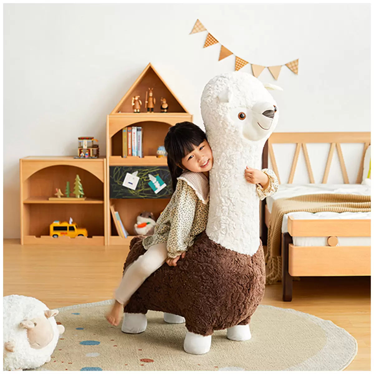 V178-67294-202508051045-03 Llama inspired sofa - Image 4