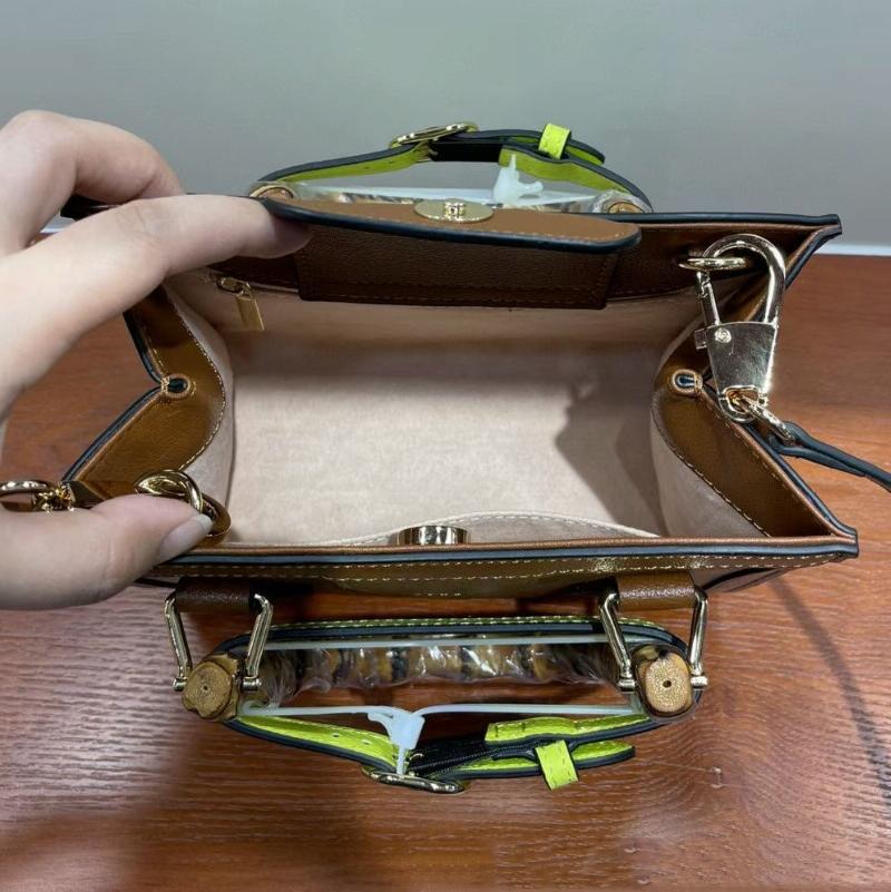 V562-B104823050DBT-202508280926-05 Versatile Bacchus Shoulder Bag in First Layer Cowhide - Cherry Blossom Pink - Image 6